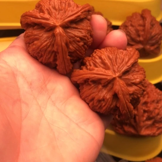 沁***场文玩核桃吊坠核桃