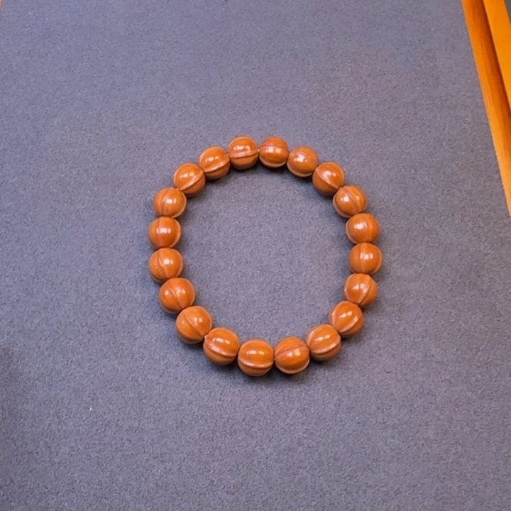 李***万吊坠猴头核桃猴头