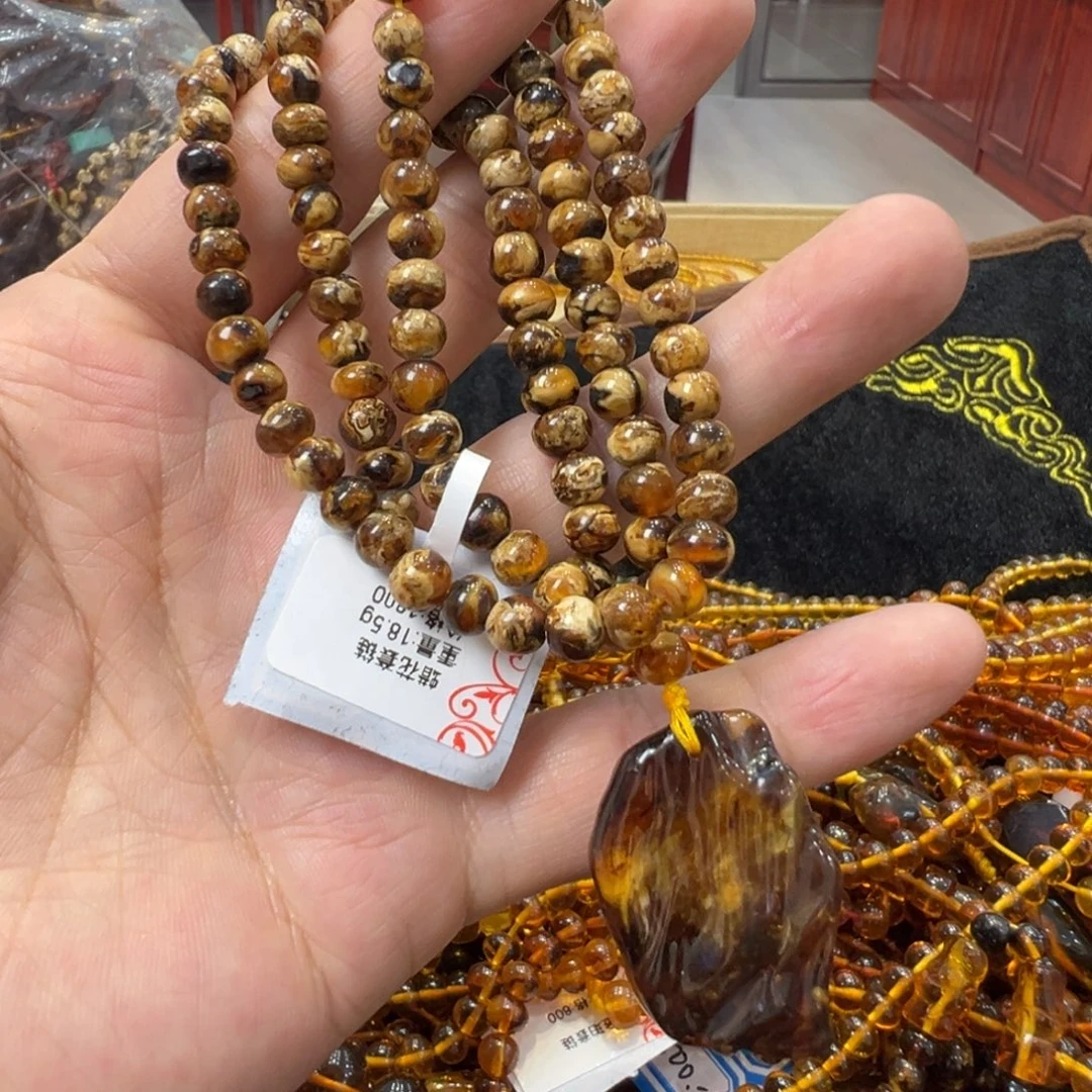 琥珀未镶嵌裸石抚顺琥珀