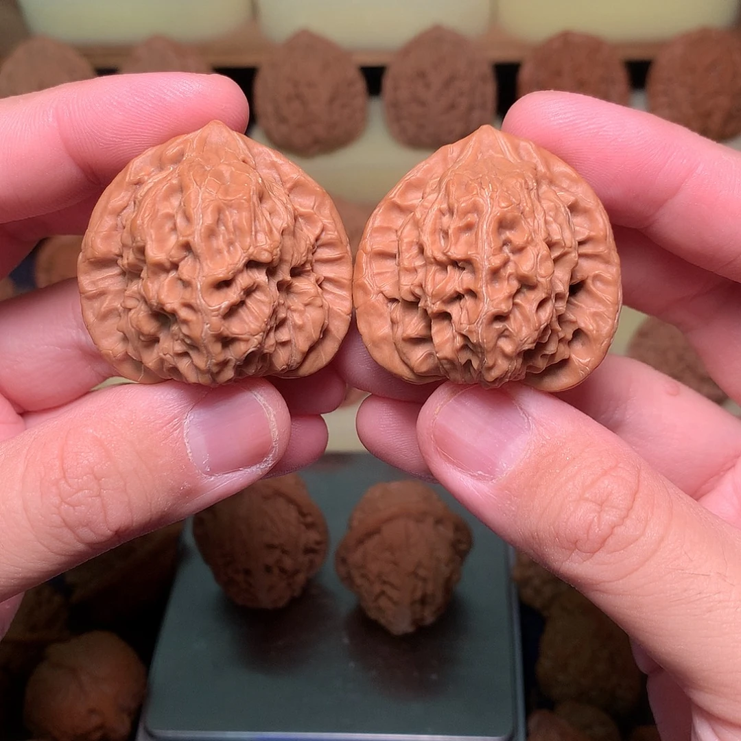 带***兄文玩核桃吊坠40蓟县白蛇骨全品