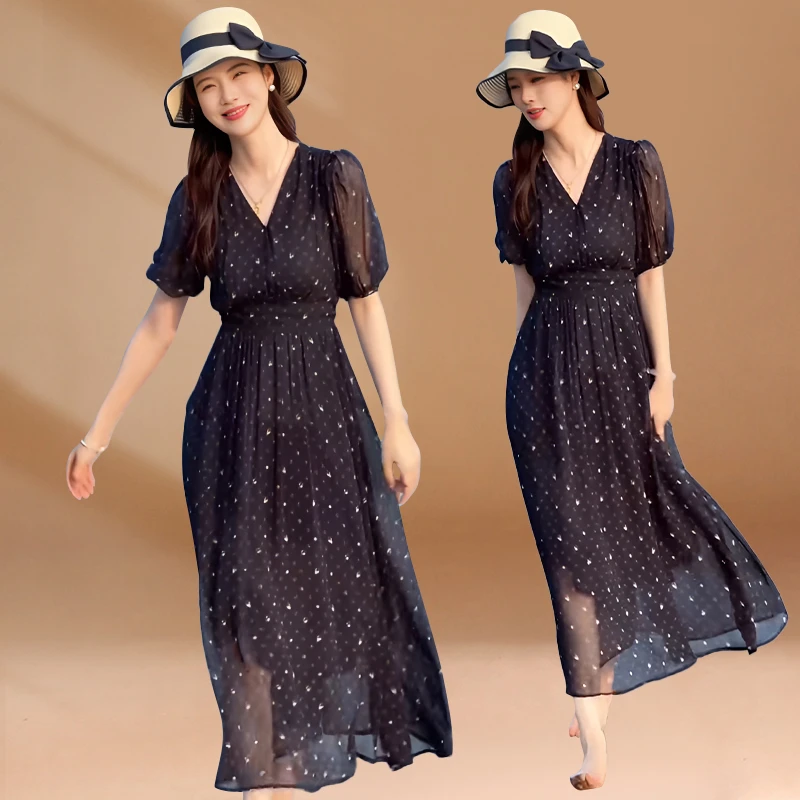 法式V领碎花连衣裙女中长款2025夏季新款海边度假沙滩裙长裙子