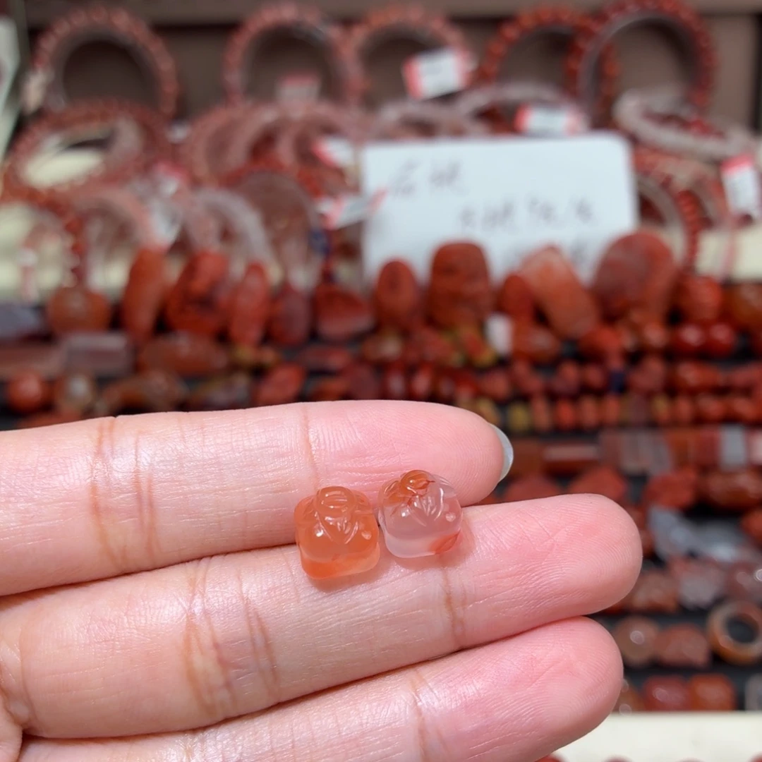 南红玛瑙未镶嵌颈饰柿子一对8+