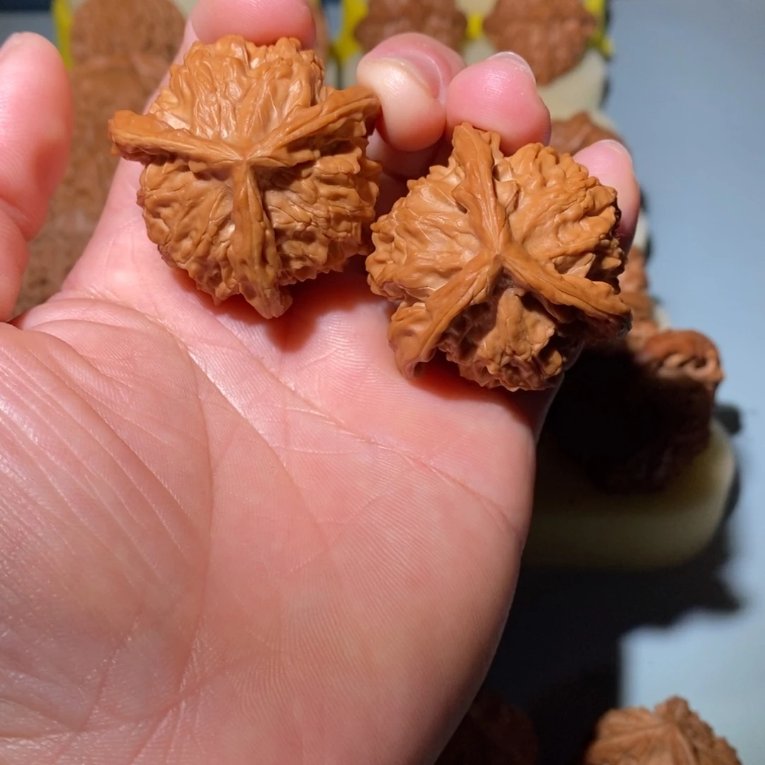 文玩核桃把件沐***?40三楞