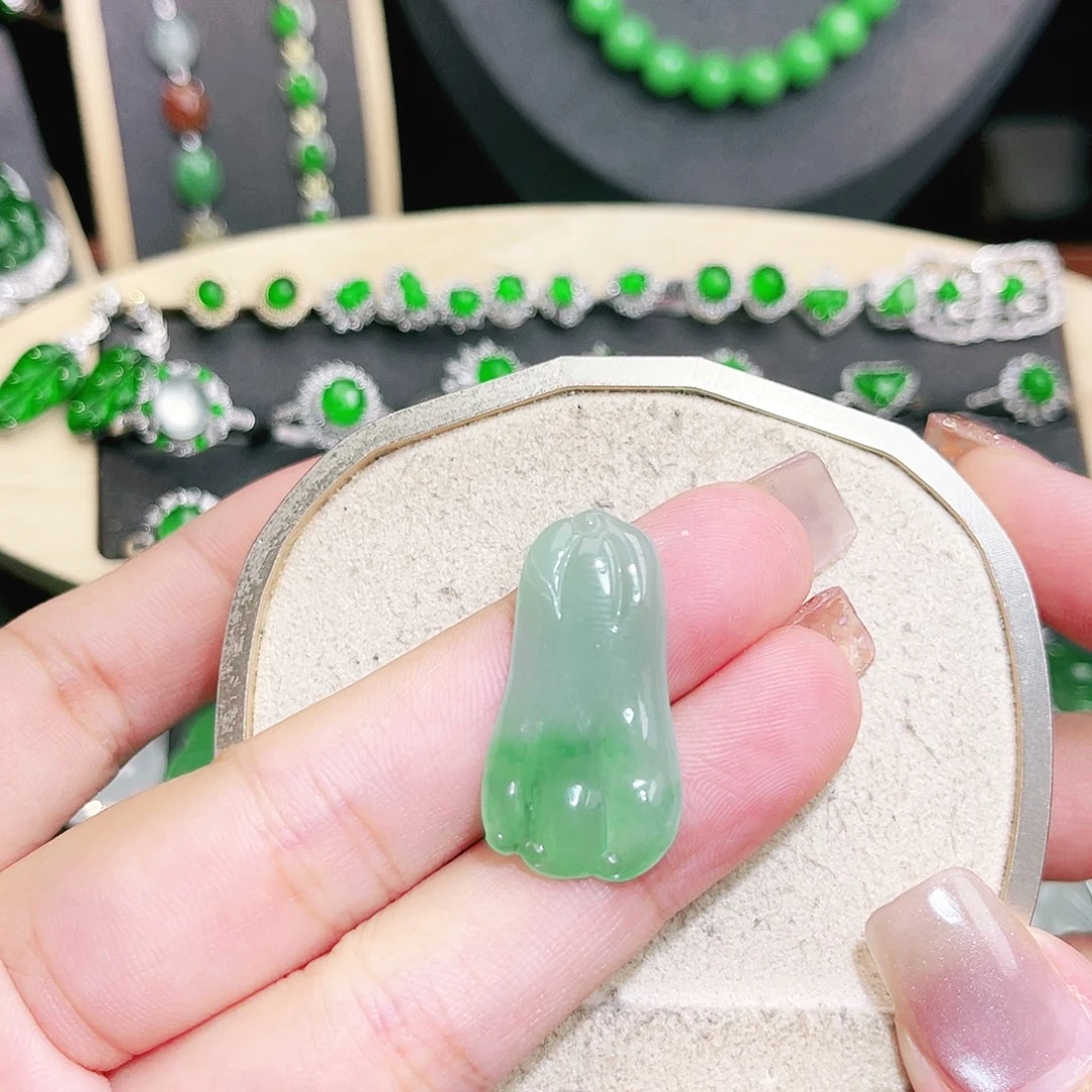 翡翠未镶嵌吊坠(不含链)裸石