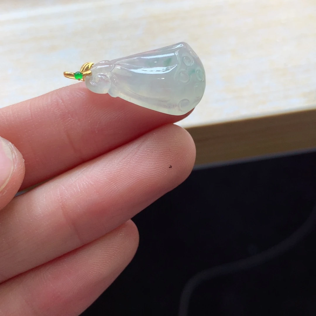 翡翠颈饰18K金镶嵌吊坠