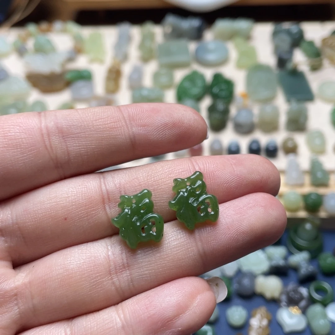 和田玉未镶嵌吊坠(不含链)一个