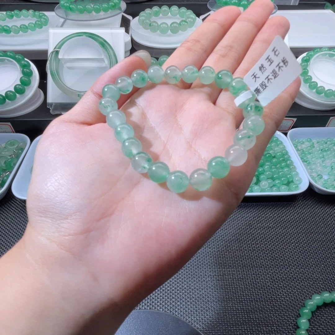 杨***咩石英质玉（非洲翠）合金耳钉