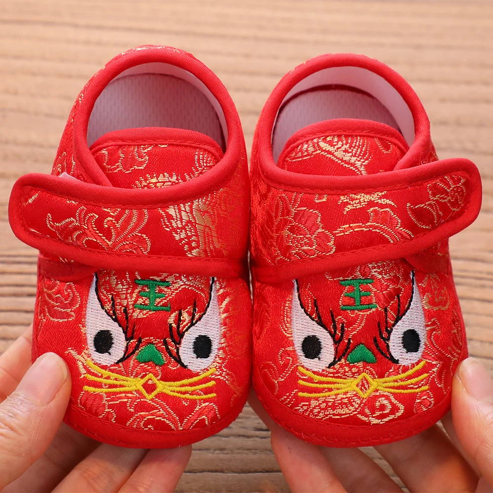 0-6-15个月婴儿鞋步前鞋春秋防滑软底学步鞋鞋子满月红色虎头鞋
