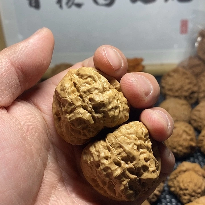 巨*乐蛤蟆头文玩把件1235