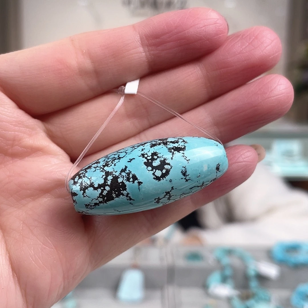 未镶嵌绿松石颈饰