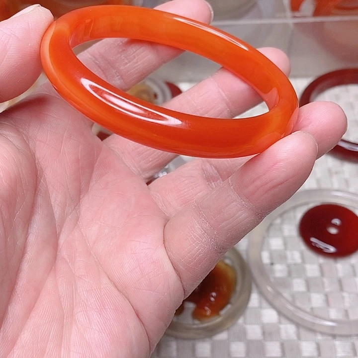 玛瑙/玉髓手镯未镶嵌