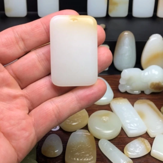 和田玉未镶嵌颈饰