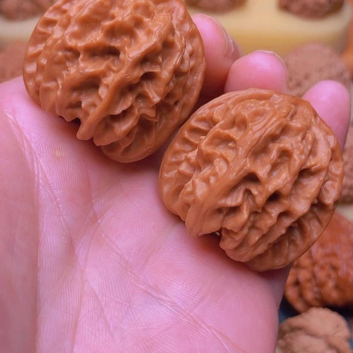 文玩核桃把件38大凹底曹大龙