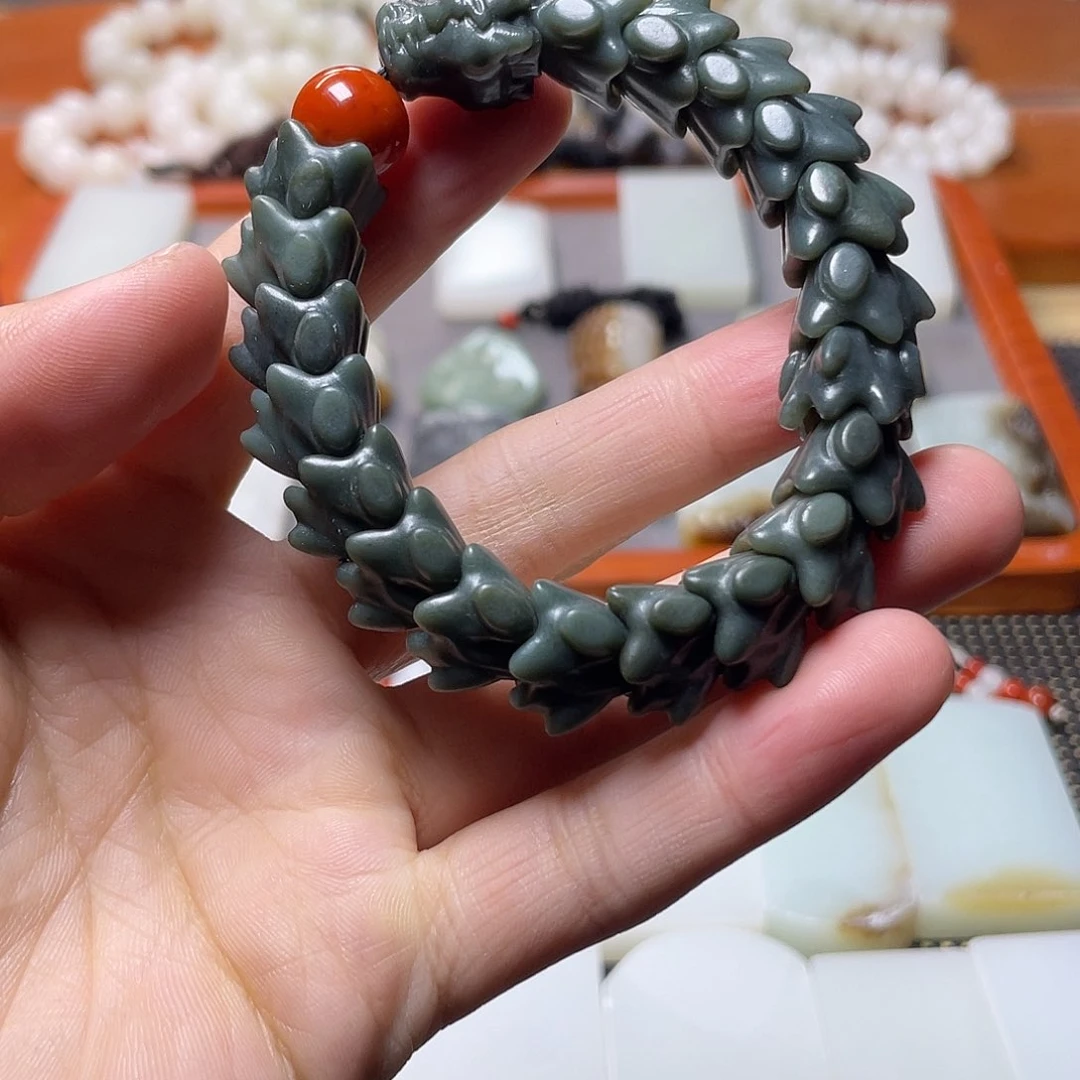 定制和田玉挂件未镶嵌