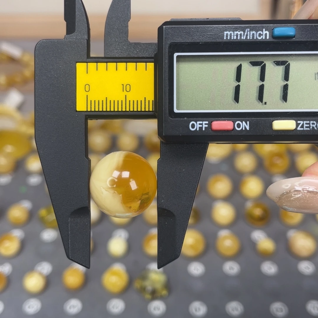 琥珀未镶嵌裸石67