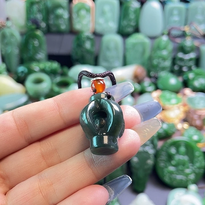 大***窝和田玉未镶嵌挂件