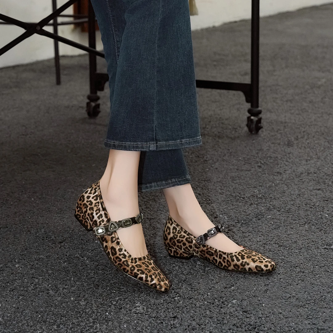 品质甄选气质平底女鞋时尚百搭方头春秋豹纹单鞋DAV2737