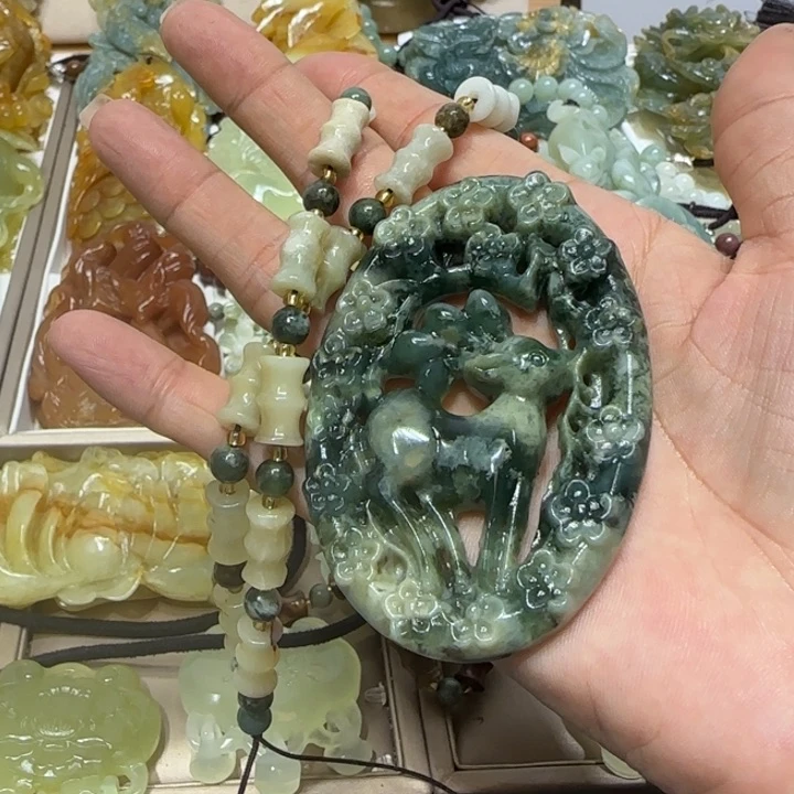 蛇纹石玉吊坠未镶嵌