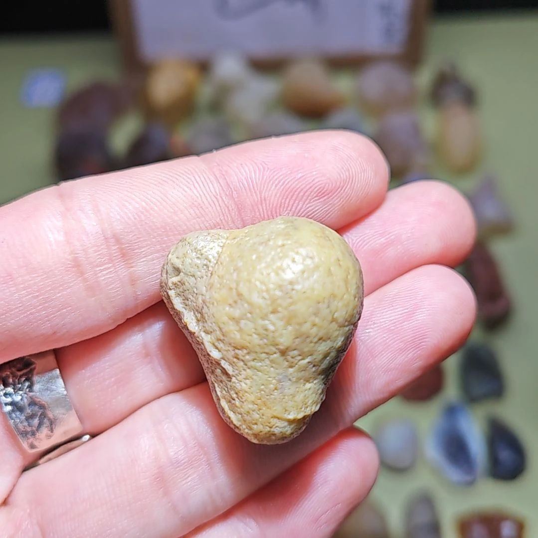 石材戈壁石手把件摆件