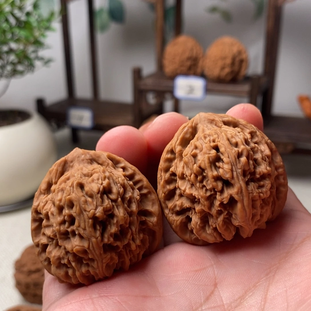 文玩核桃把件胡*正三角蚂蚁纹一字底