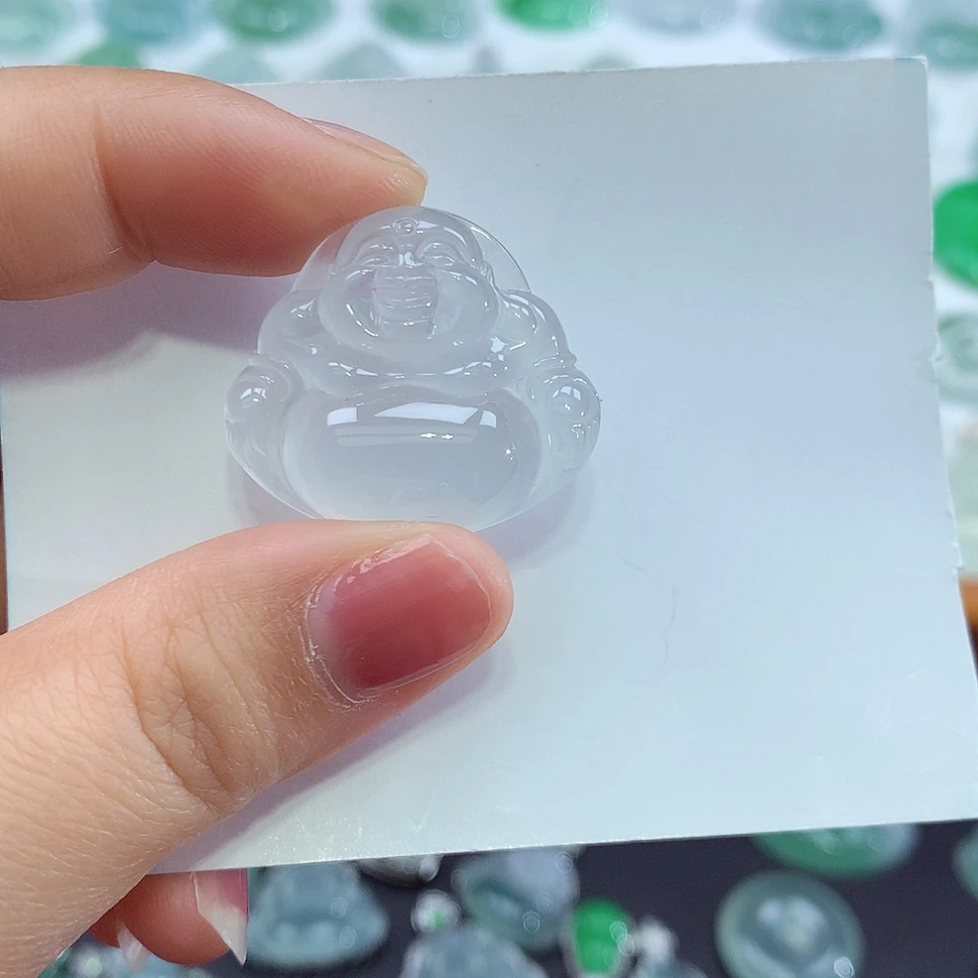 那***候翡翠未镶嵌颈饰佛公