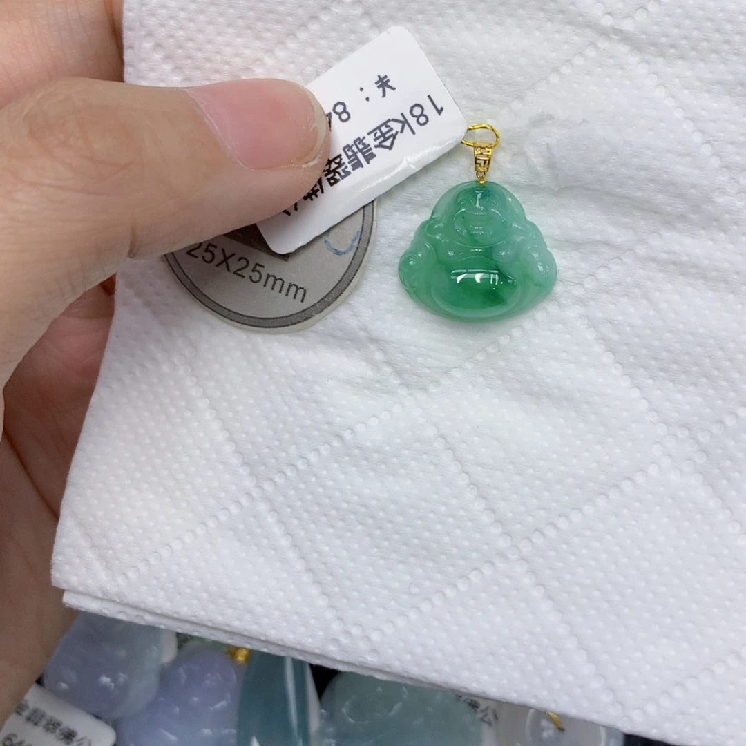 颈饰18K金镶嵌翡翠