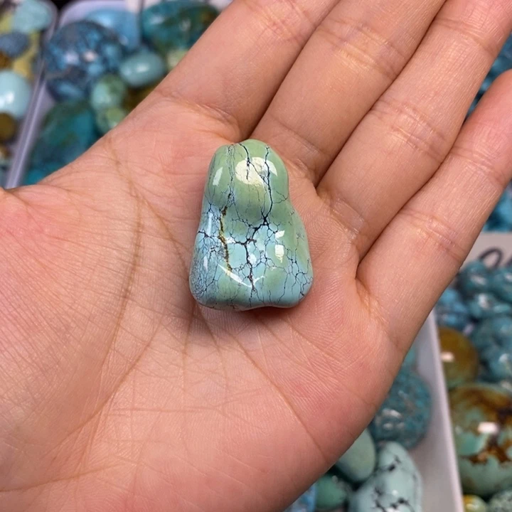 绿松石未镶嵌颈饰颐****店