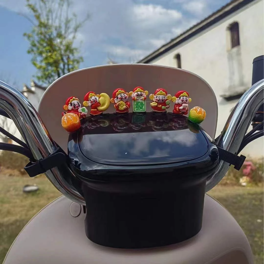 新款财神元宝电动车装饰品大橘大利网红创意三轮车财神小摆件