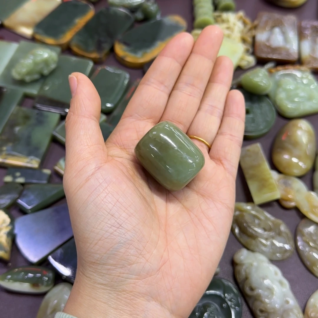 岫岩河磨玉（透闪石质玉）未镶嵌颈饰