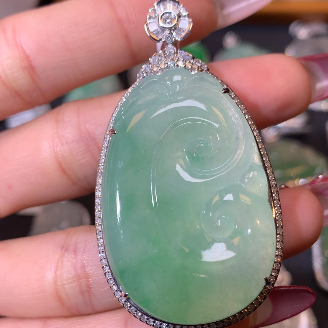 翡翠吊坠(不含链)18K金镶嵌