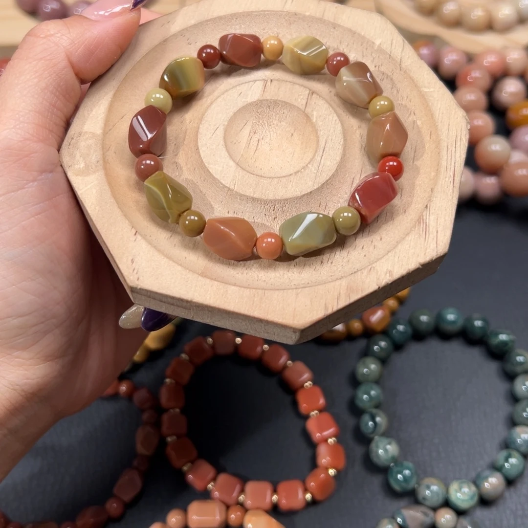 ****。石英质玉未镶嵌手链110