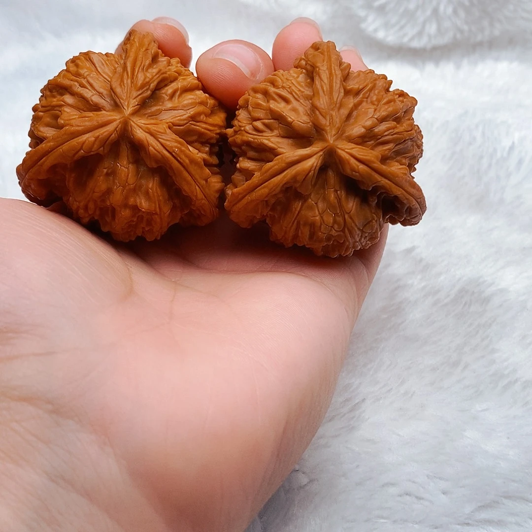 骑***山吊坠文玩核桃三棱