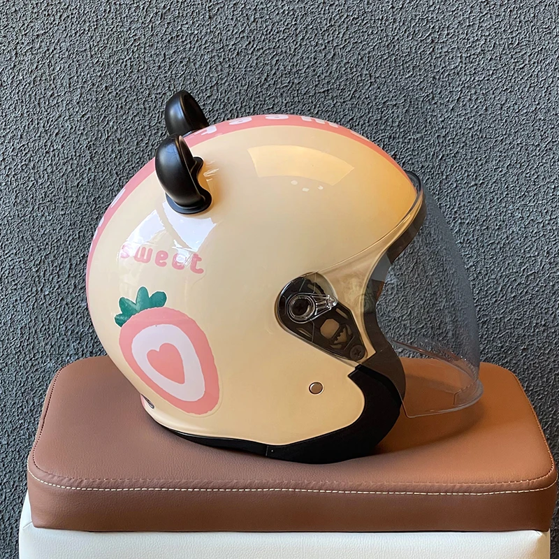 冬季防寒3C认证电动车头盔四季通用摩托电瓶车草莓防寒安全帽女款