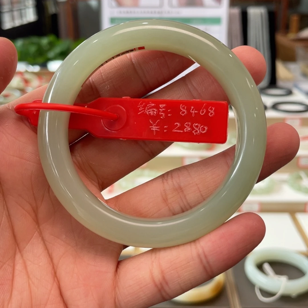 和田玉手镯未镶嵌小*薯8468