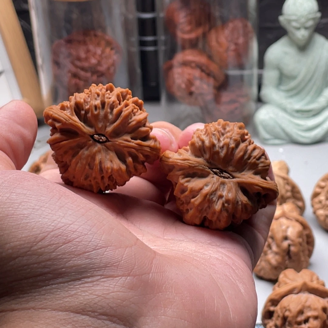 我***面文玩核桃吊坠南疆石