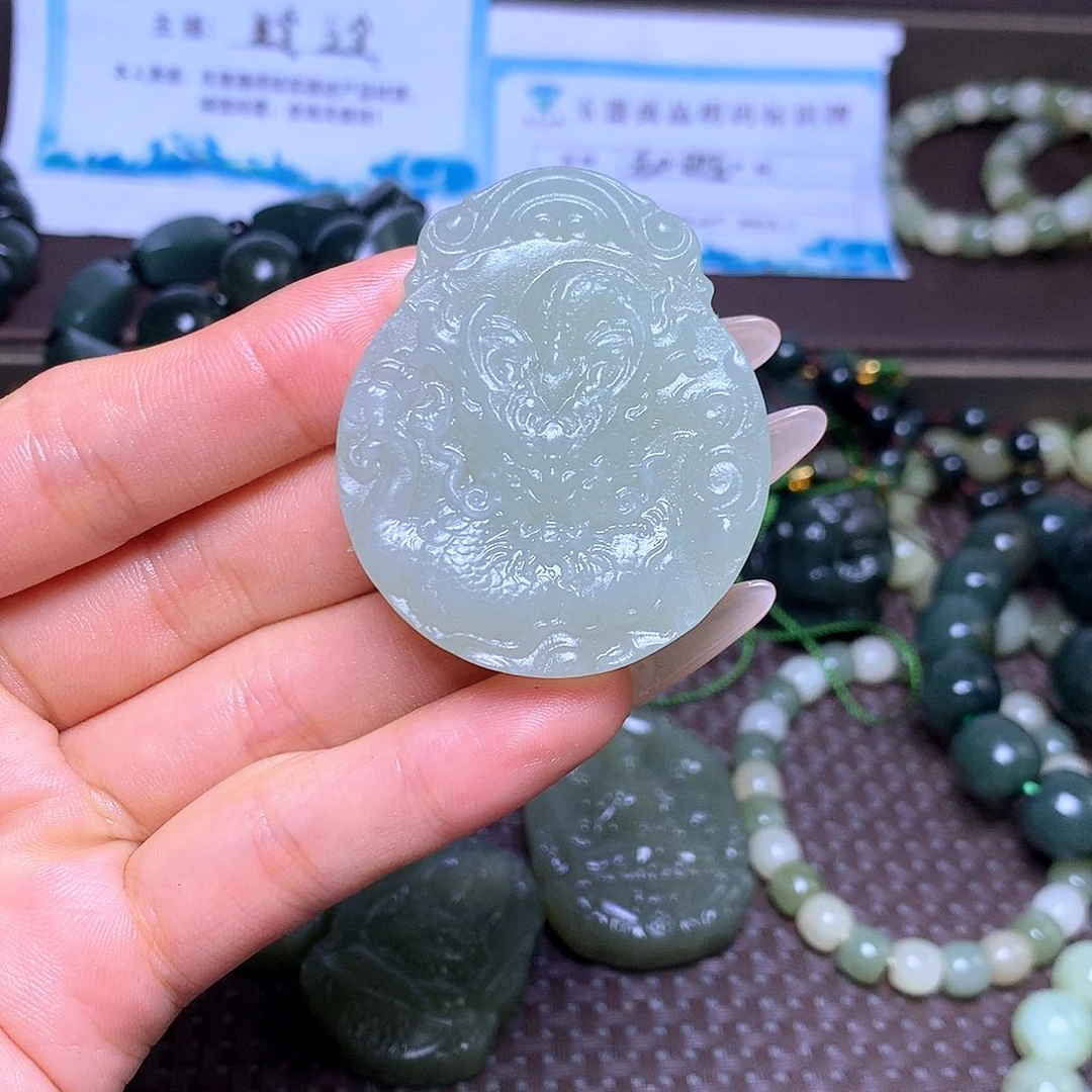 颈饰未镶嵌和田玉