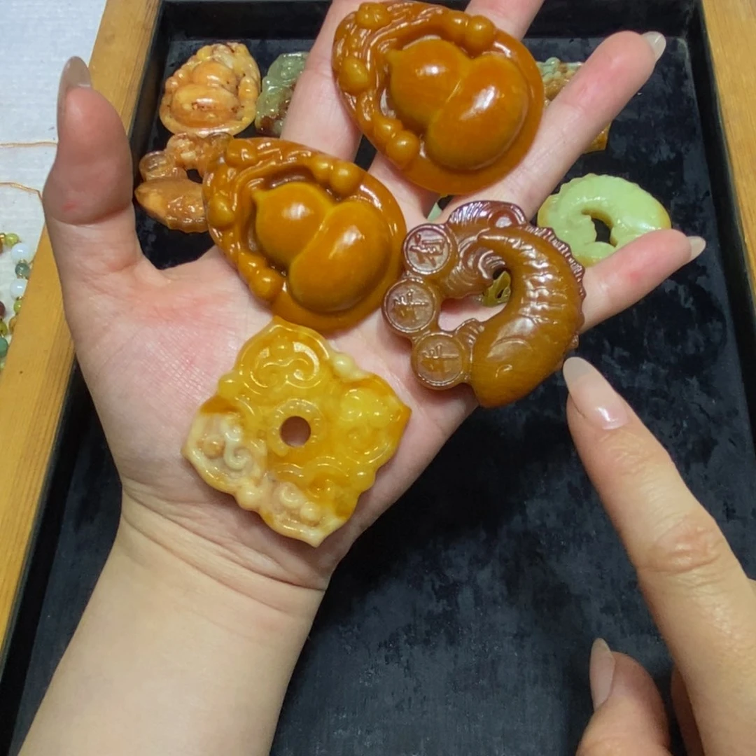 蛇纹石玉未镶嵌颈饰198