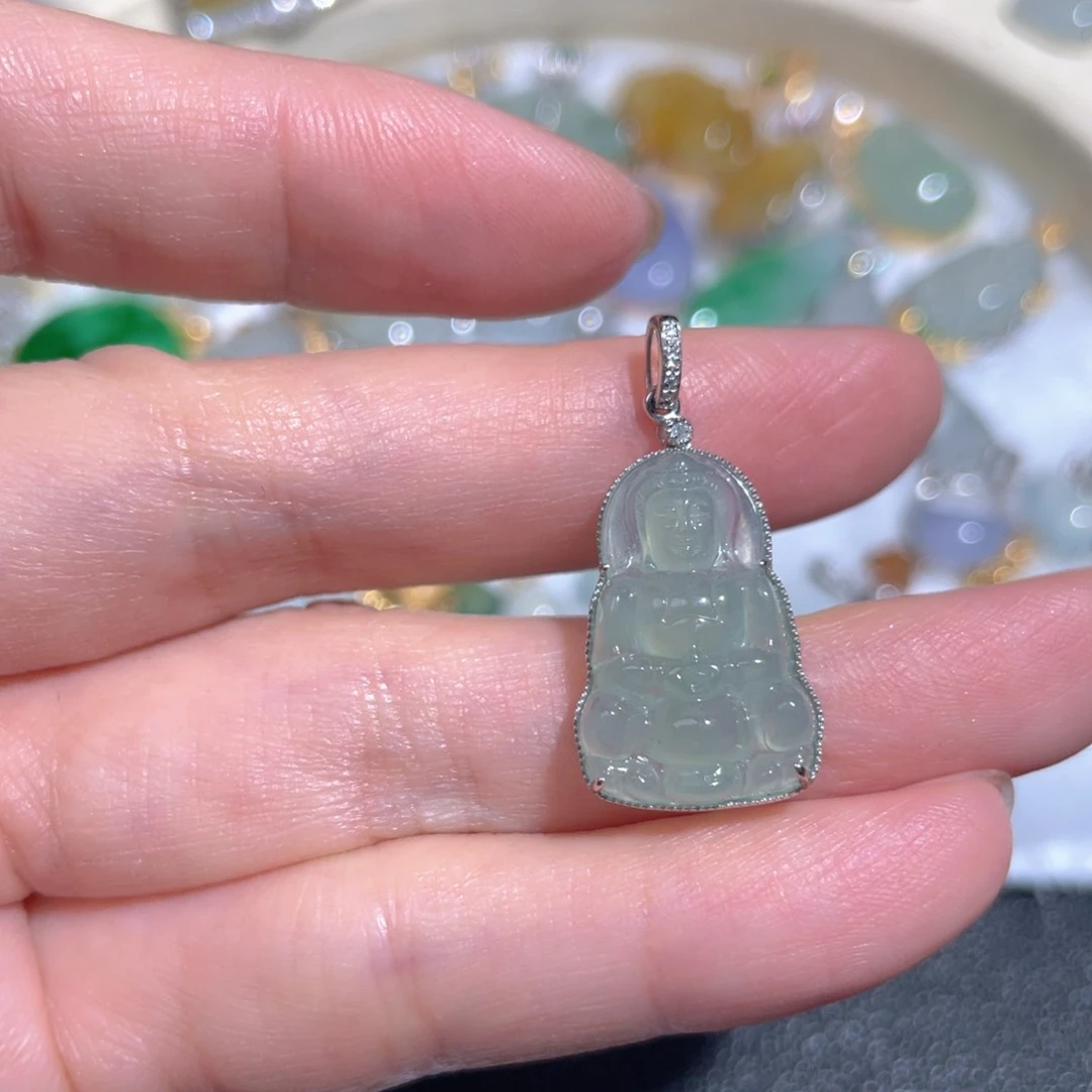 翡翠颈饰18K金镶嵌翡翠