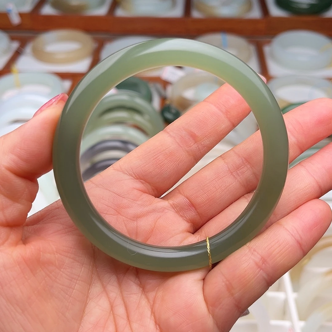 和田玉未镶嵌手镯59