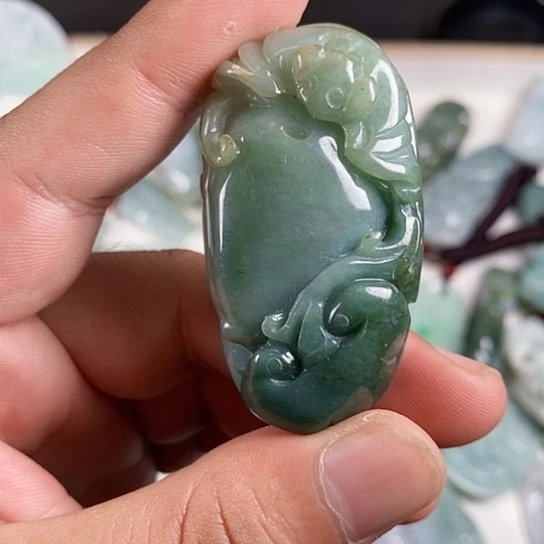 翡翠未镶嵌颈饰天然翡翠