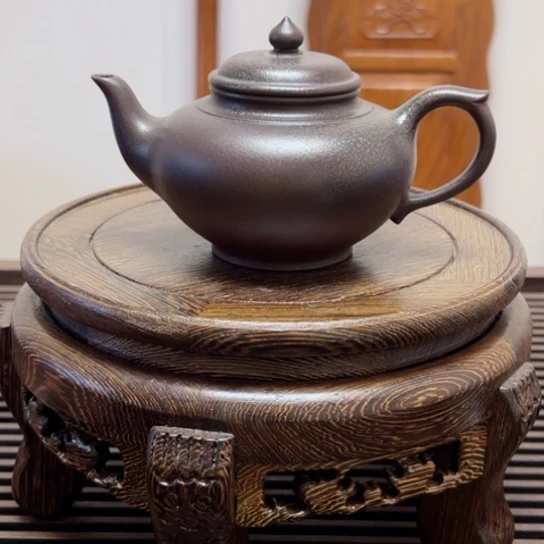 紫砂茶壶本地紫泥柴烧半手工。