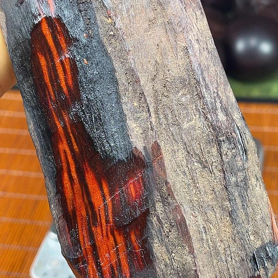 檀香紫檀（小叶紫檀）龙麟底火焰纹芝麻点