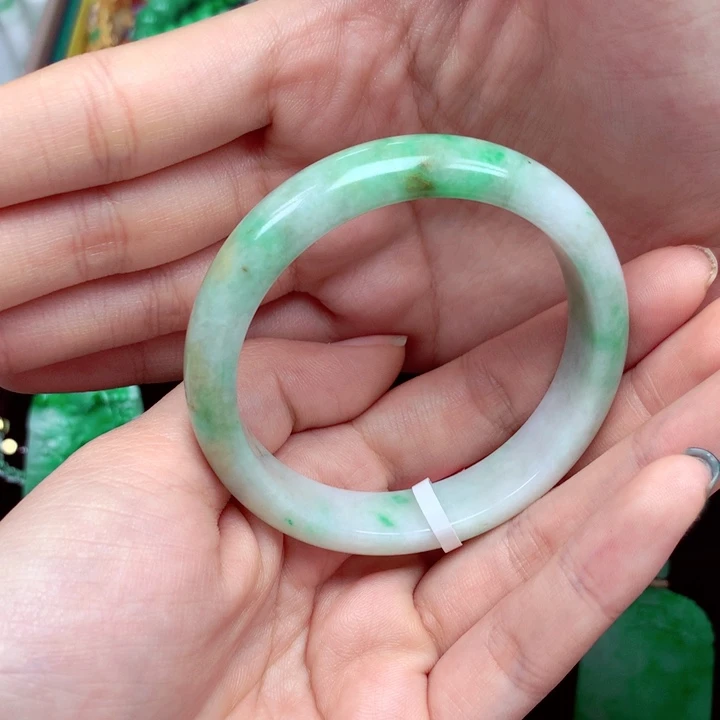 翡翠未镶嵌手镯翡翠