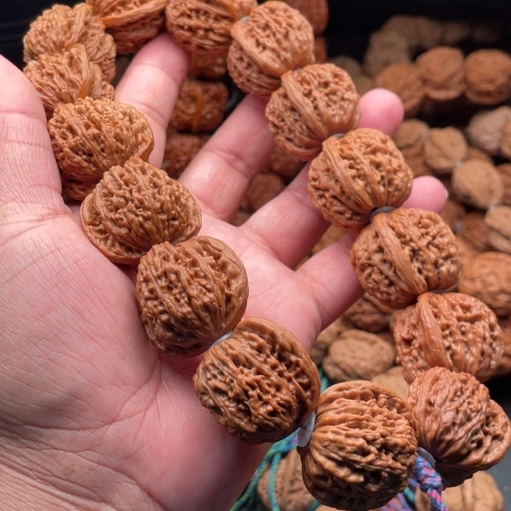 文玩核桃吊坠8楼子