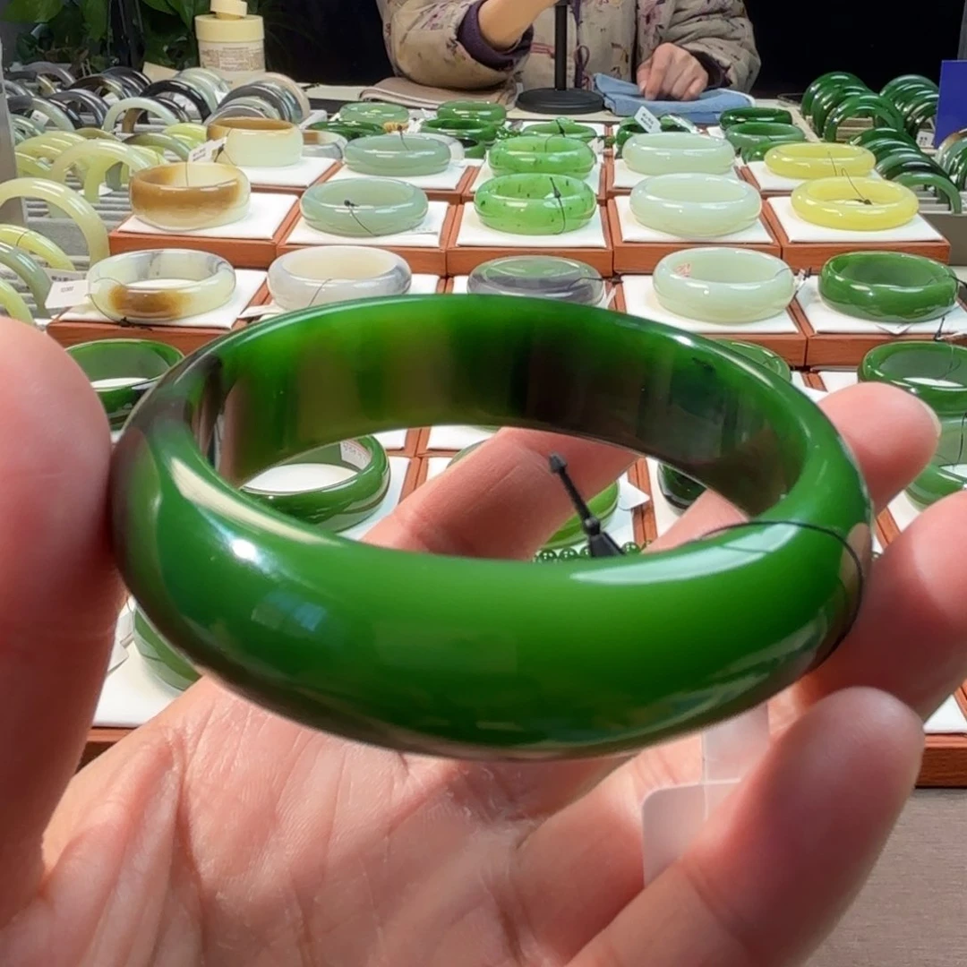 和田玉（碧玉）手镯未镶嵌