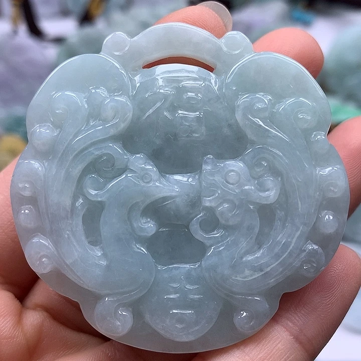 翡翠未镶嵌颈饰龙凤呈祥两面工艺福利