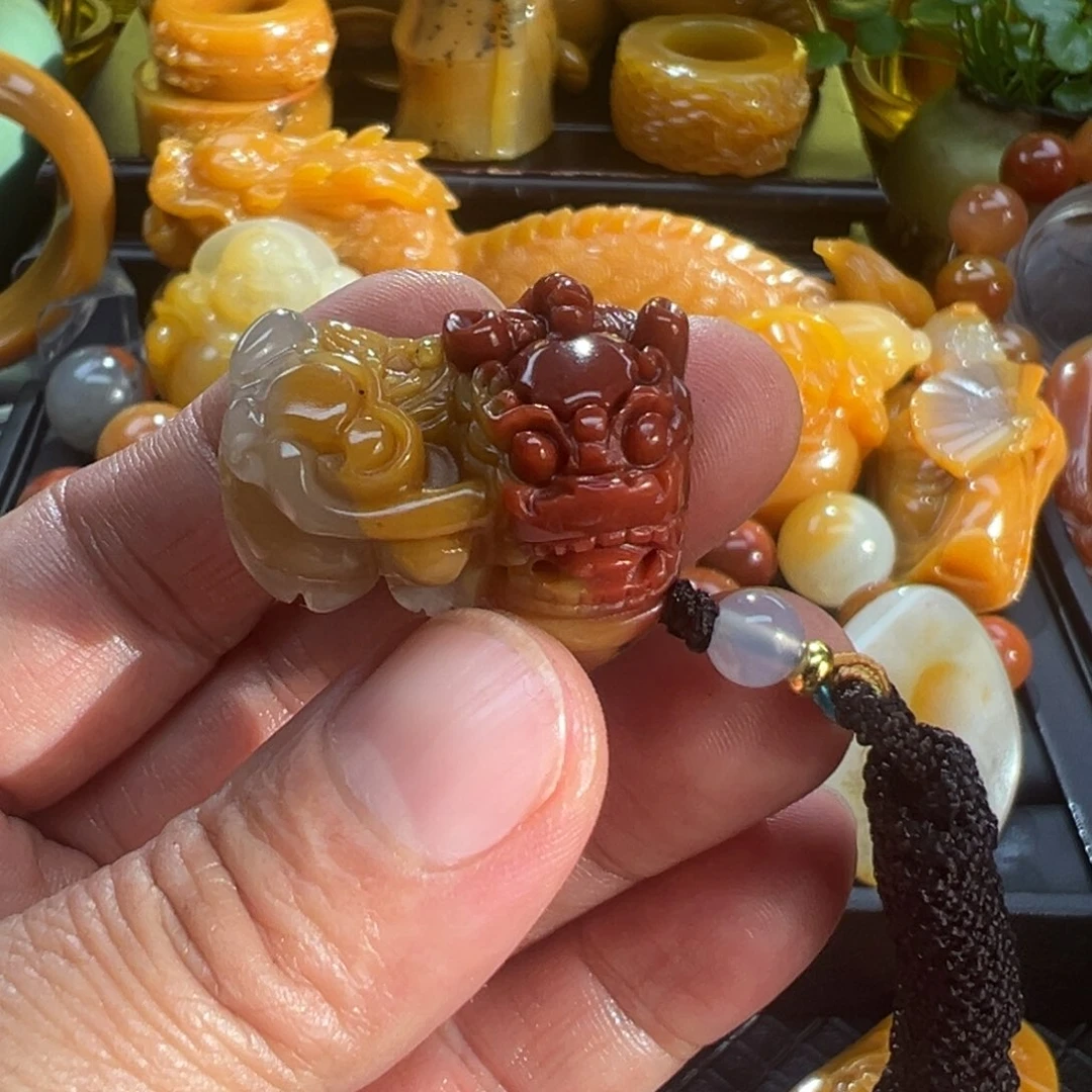 石英质玉未镶嵌颈饰