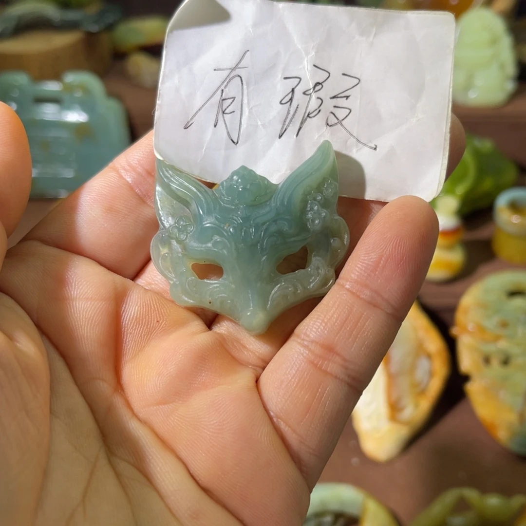 未镶嵌蛇纹石玉颈饰