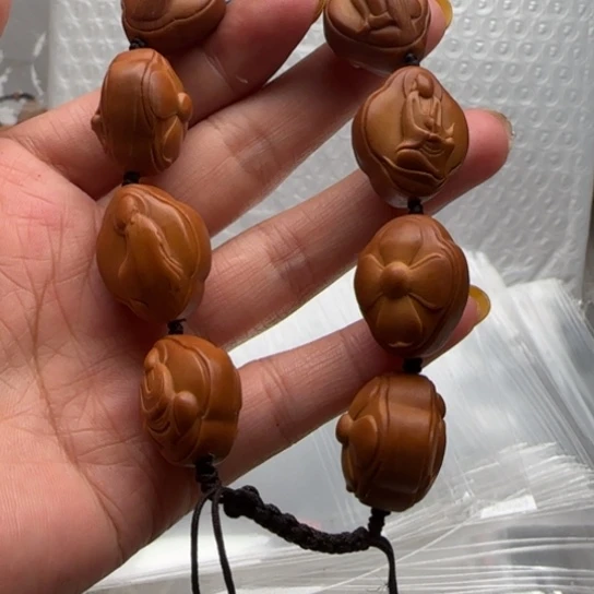 吊坠橄榄核橄榄雕刻工艺品