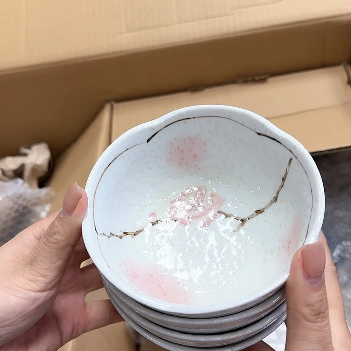 呼*瓷器。